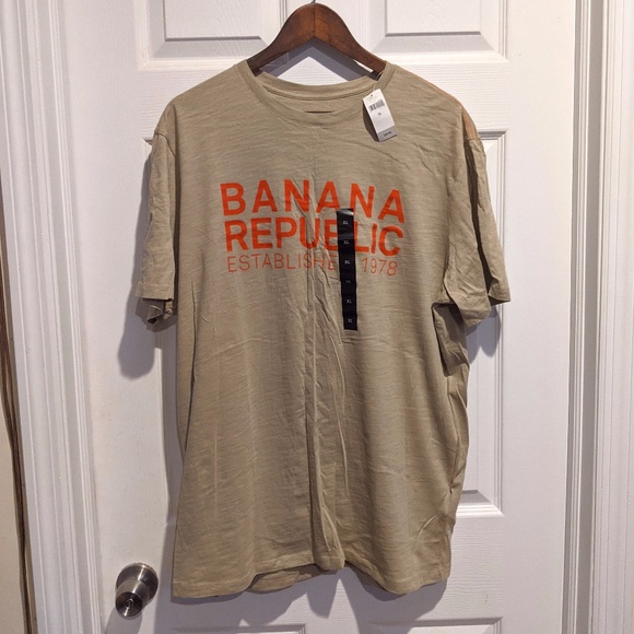 Banana Republic Other - New Banana Republic Graphic Design T-shirt Men's XL Tan/Orange
